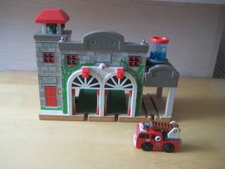 Wooden Thomastrain Track Sodor Fire Station - With Lights,  Sounds,  Fire Engine