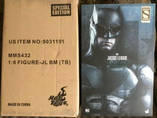 Hot Toys Mms432 Dc Justice League Batman Tactical Batsuit Version (u.  S.  Seller)