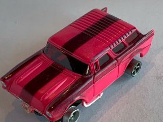 Vintage Aurora / Afx ‘57 Chevy Nomad Slot Car In Pink/burgundy Stripes Non - Magna