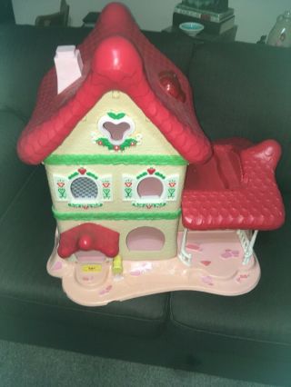 Vintage 1980’s Berry Happy Home Strawberry Shortcake Doll House 1983