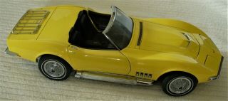 Auto Art Millennium 1/18 Scale Chevrolet Corvette 1969 Daytona Yellow