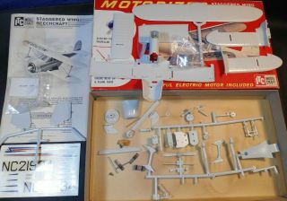 ITC Model Craft Staggerwing Beechcraft Motorized Aircraft Plastic Model Kit 6