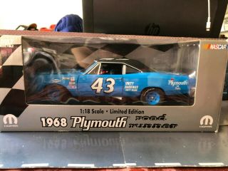 Ertl 1/18 29639p Petty 1968 Plymouth Roadrunner With Vinyl Top Daytona 1968