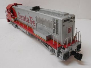 ARISTO - CRAFT ART - 22110 U25 - B Santa Fe Diesel Locomotive Lights,  Smoke G Scale 2