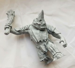 Lord Of The Rings Gundabad Troll With Scythe Gauntlets