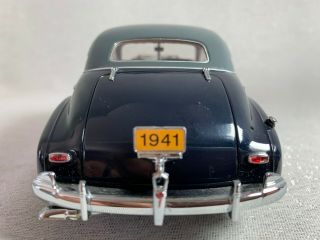 Danbury 1941 Chevy Special Deluxe Coupe,  1:24,  Marine Blue & Squadron Gray 6
