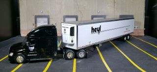 DCP 1/64 Diecast Promotions 33411 Heyl Truck Freightliner Cascadia Internal 3