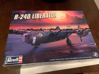 Revell B - 24d Liberator 1/48 Scale Plastic Model Kit 85 - 5625