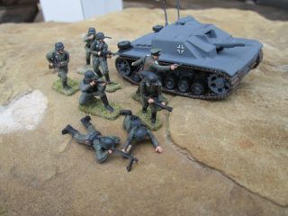 Roco Minitank Painted Ww2 German Stug3 And Infantry In Ho 1/87 Scale