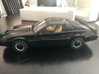 2012 HOT WHEELS ELITE SCALE 1:18 KNIGHT RIDER K.  I.  T.  T.  KNIGHT INDUSTRIES TWO T 8