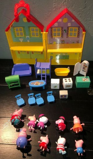 Peppa Pig Deluxe Play House With Figures & Furniture Accessories