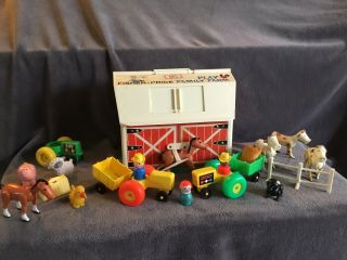 1st Issue Vintage Fisher - Price Play Family Farm Barn 915 Outstanding