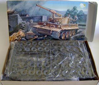Bergepanzer Tiger Wwii Model Kit 1/35 German Armored Recovery Vehicle Tank