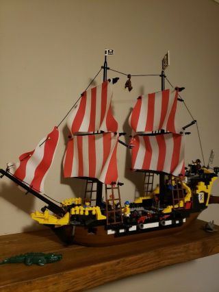 Lego 6285 Black Seas Barracuda Ship With Mini Figures