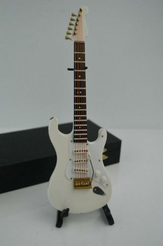 1/6 Scale Handmade Wooden White Color Folk Electric Guitar Model Instrument