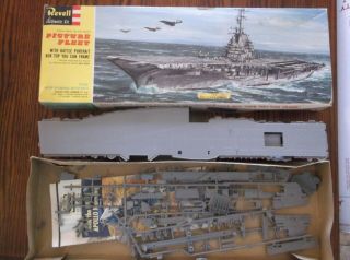 Us Navy Attack Aircraft Carrier " Uss Bon Homme Richard " 20 In.  Revell H - 384:300