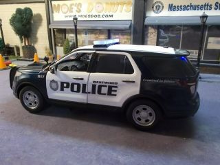 Westwood Ma Police 1/18 Scale Ford Explorer With Lights