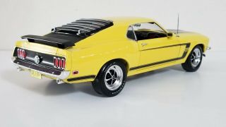 Highway 61 / DCP 1969 Ford Mustang Boss 302 yellow 1/18 scale 4