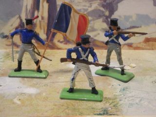 Britains Deetail Napoleonic Wars French Infantry With Tricolour Standard Bearer