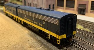 HO Scale Chesapeake & Ohio C&O F7 AB Diesel Set with DCC & Sound Athearn G22104 8