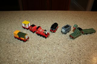 Thomas the Tank Engine Diecast Train Case Carrier & 18 trains / cars James Percy 8