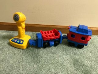 Mattel 1999 Fisher Price Toots The Train Passenger & Cargo Cars & Remote Control