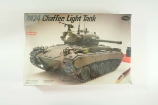 Testors Italeri 1:35 M24 Chaffee Light Tank Plastic Model Kit 810u