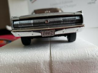 Danbury Limited Silver 1967 Dodge Charger 1/24 1696 of 5,  000 HTF - NO PAPER 8