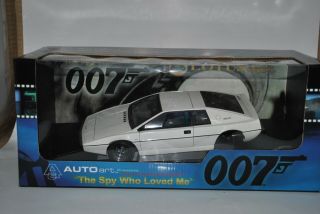 1999 Autoart Lotus Esprit 1/18 1:18 James Bond 007 