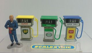 Vintage Bp,  Shell & Esso Petrol Pumps For Scalextric Airfix Scx Fly,  1.  32 B