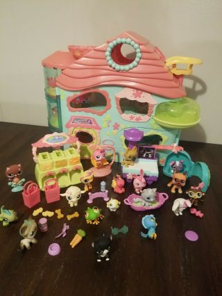 Littlest Pet Shops Huge Playhouse With 18 Animals And Accessories