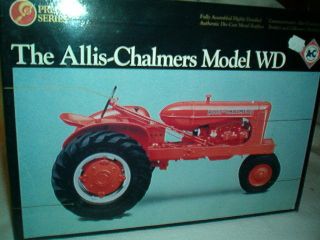 ERTL - ALLIS CHALMERS MODEL WD - Tractor - 2 IN PRECISION SERIES - 2252 8