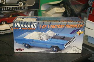 Plymouth 1970 Road Runner 1:18 Diecast By Gmp