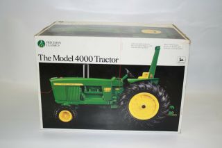 John Deere Model 4000 Tractor,  Toy Ertl,  Precision Classics 5 1/16 1994
