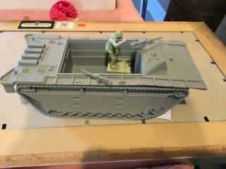 Bmc Us Amtrac Wwii Landing Craft D - Day Playset 1/32 54 Mm Vehicle