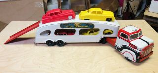 Marx Pressed Steel Deluxe Auto Transport With 4 Plastic Cars & Ramp Cond