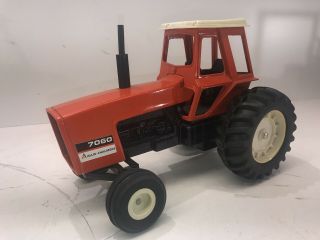1/16 Allis - Chalmers 7060 Farm Toy Tractor