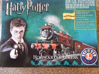 Lionel 7 - 11020 Hogwarts Express Passenger Train Set With Transformer