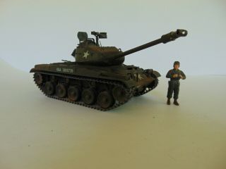 Built 1/35 Scale Tamiya U.  S.  M41 Walker Bulldog Tank With A Figure