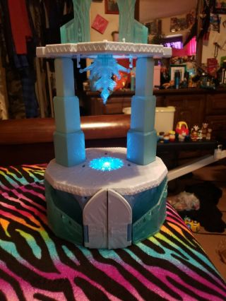 Disney Frozen Little Kingdom Rising Magical Rising Castle 21” Playset Elsa