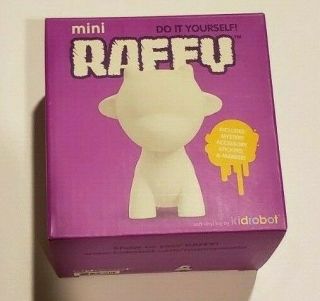 Kidrobot Munnyworld Mini Raffy Do It Yourself Diy White Kr Munny Blind Box