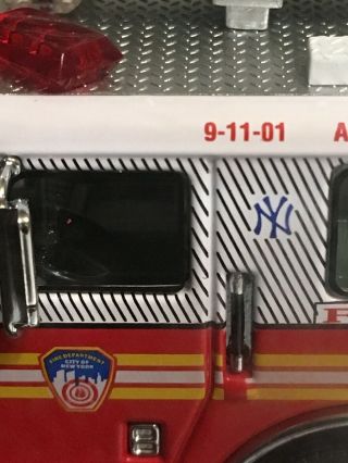 Code 3 Collectibles - No.  12851 1/64 Fdny Yankees Seagrave Rear Mount Ladder 49