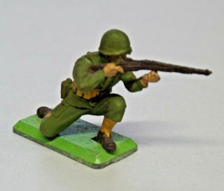 Vtg.  Britains Deetail U.  S.  Toy Soldier With Rifle Kneeling 1971 Made In England
