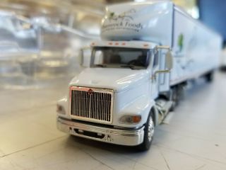 Dcp 30402 Shamrock Foods Truck & Trailer 1:64