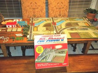 American Flyer All Aboard 26141 Right 6 Panels,  Trees,  Signs,  Poles 1965 Gilbert