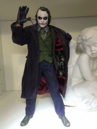 Hot Toys The Dark Knight Movie Masterpiece Joker Action Figure