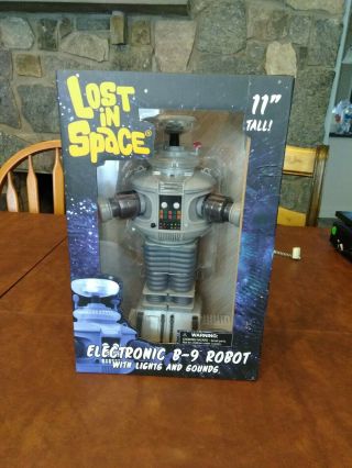Diamond Select Lost In Space 11 " Electronic B - 9 Robot Lights Sounds