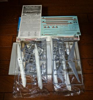 1/200 AMERICAN AIRLINES MD - 82 & MD - 87 Two Models by HASEGAWA 10618 2000 RELEASE 2