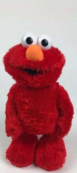 Tickle Me Elmo - Fisher Price T.  M.  X.  2005 Battery Operated Elmo Plush.  (15”x7”)
