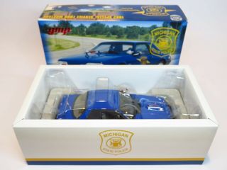 GMP - 1992 Special Service Ford Mustang Michigan State Police - 1/18 9064 3
